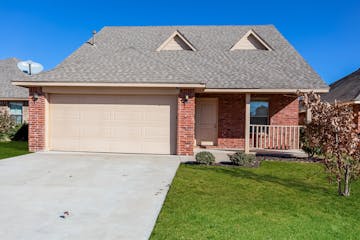 7412 Comrade Lane YUKON, OK 73099